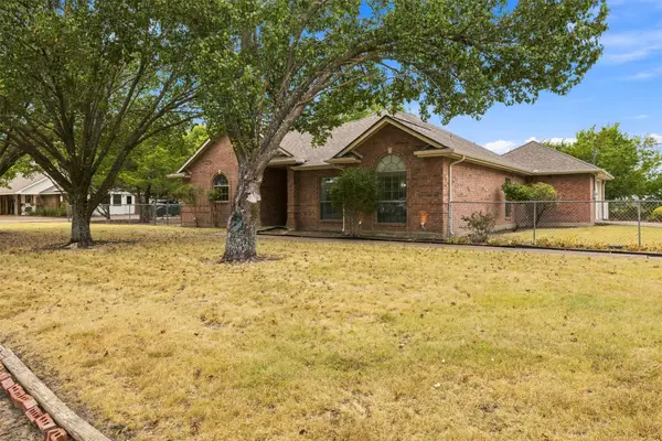 611 Dancer Lane, Lancaster, TX 75146