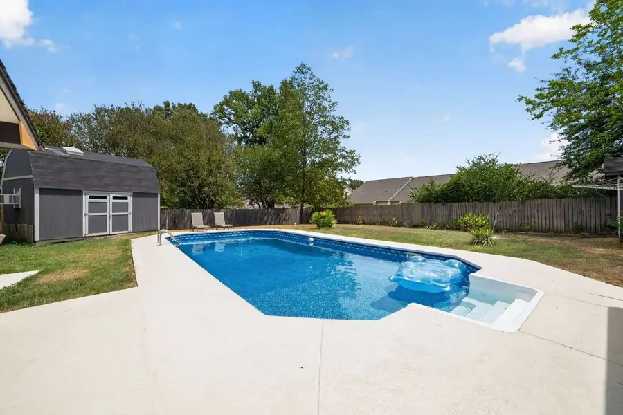 1002 Forest Hills Street, Gladewater, TX 75647 - #2