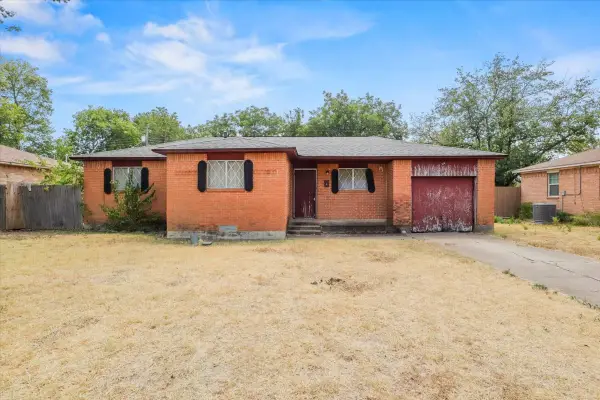 820 Colgate Drive, Lancaster, TX 75134