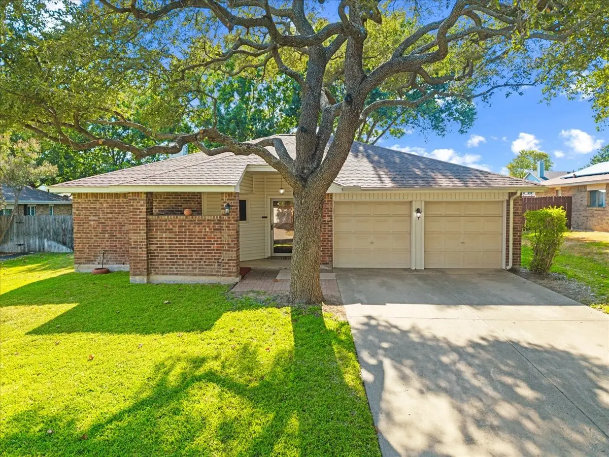 424 Grand Meadow Drive, Fort Worth, TX 76108 - #1