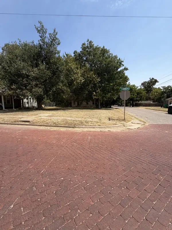 802 N Commerce Street N, Gainesville, TX 76240
