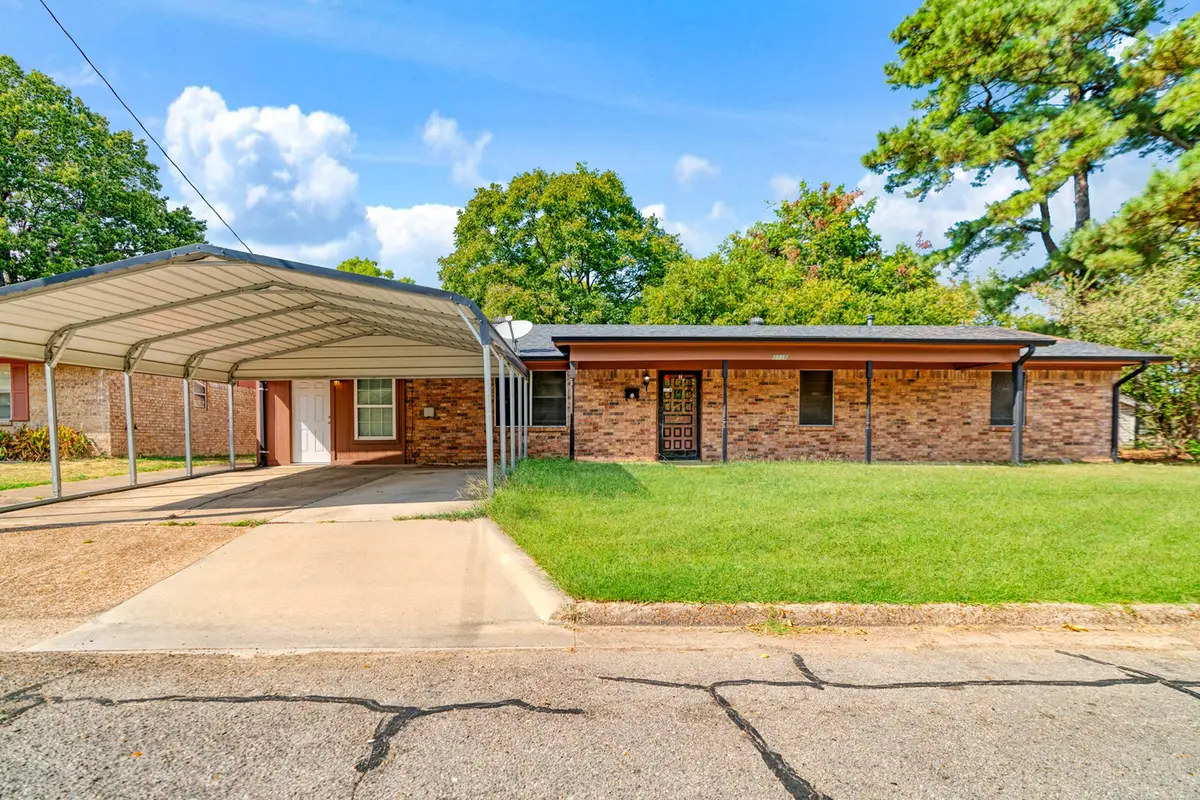 2820 W Kaufman Street, Paris, TX 75460 - #1