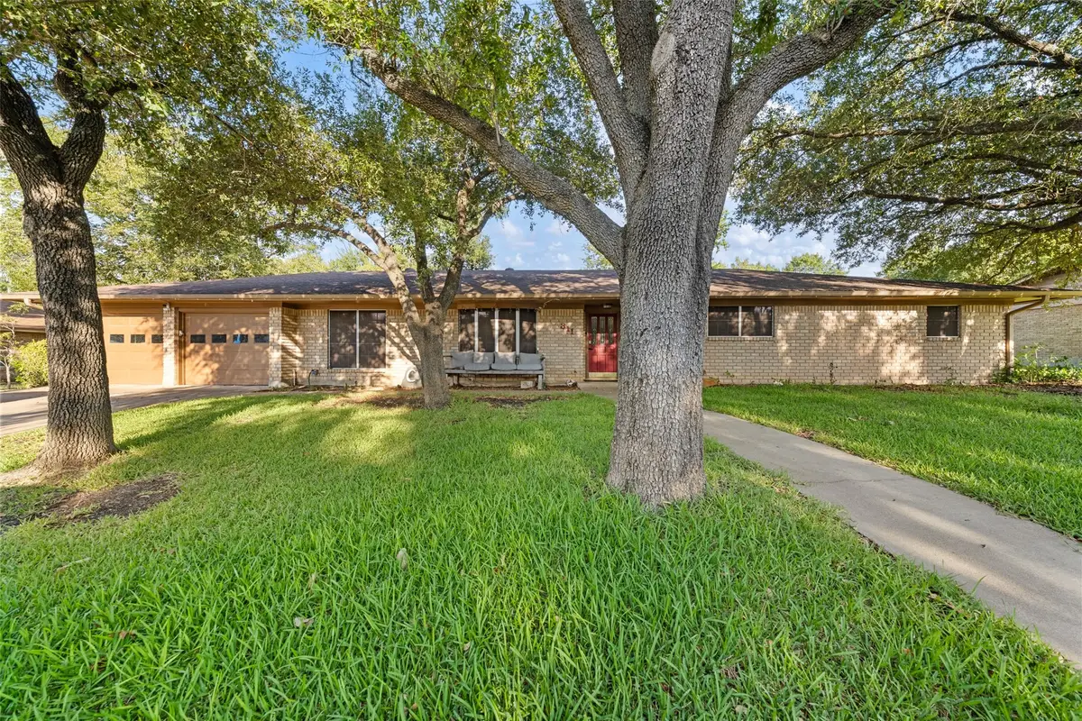 311 S College Avenue, Troy, TX 76579 - #1