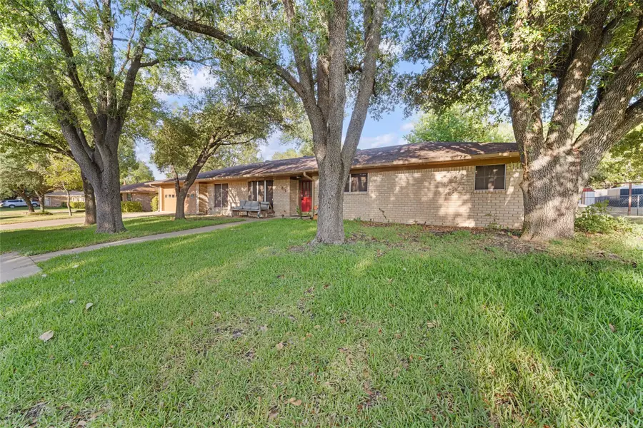 311 S College Avenue, Troy, TX 76579 - #2
