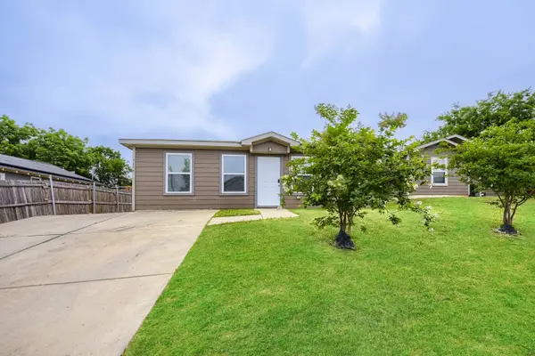 1216 E Powell Avenue, Fort Worth, TX 76104