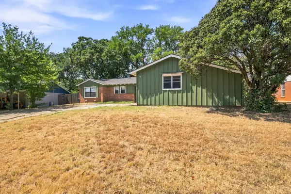 810 Arthur Drive, Arlington, TX 76013