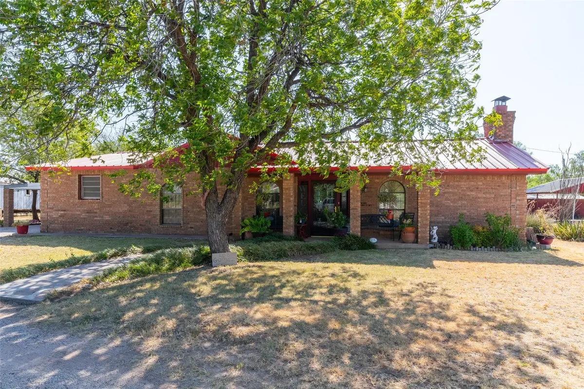 311 S Berthelot Street, Stamford, TX 79553 - #1