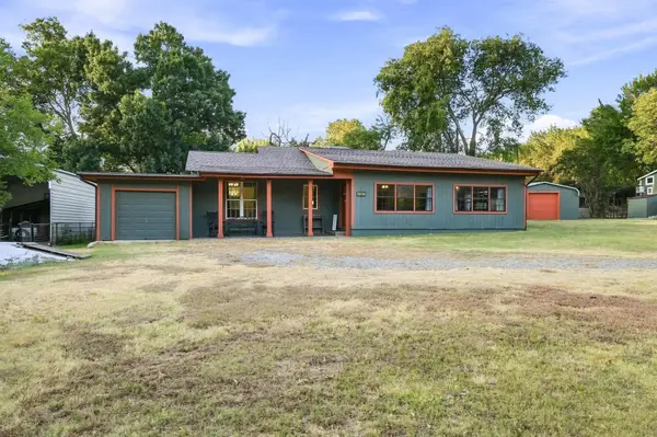 1027 Paradise Cove Road, Pottsboro, TX 75076