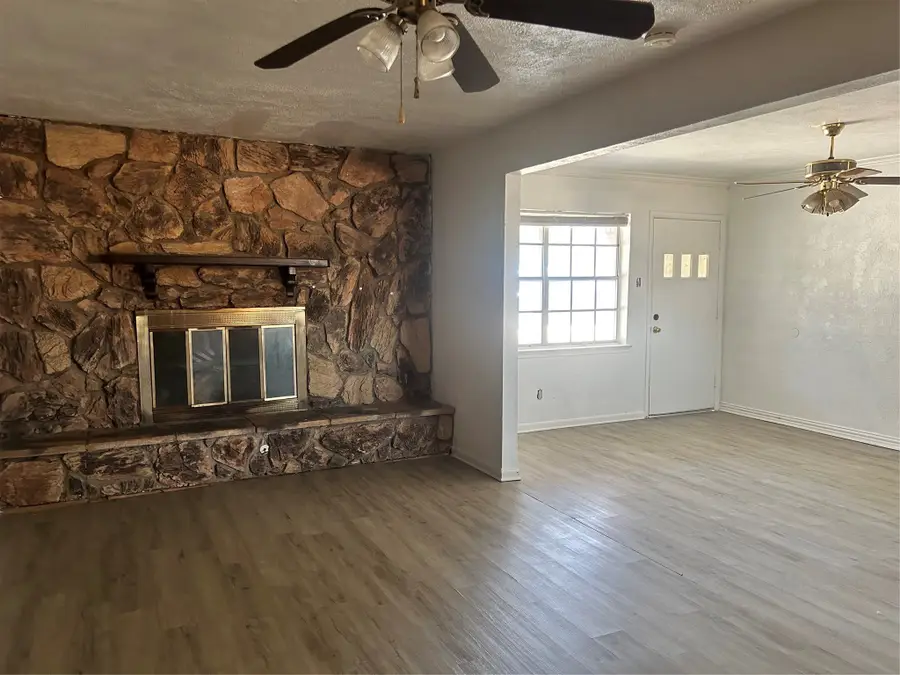 220 Texas Street, Cedar Hill, TX 75104 - #3