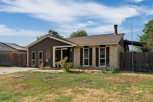 4232 Caldwell Avenue, The Colony, TX 75056