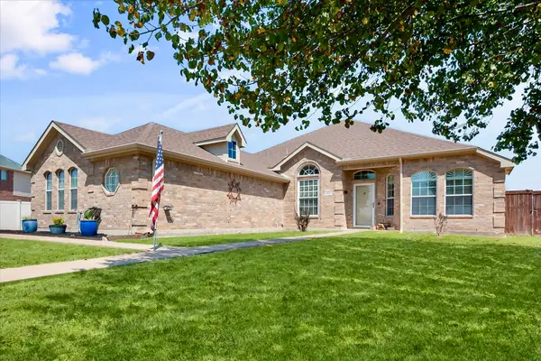8821 Mallory Court, Waxahachie, TX 76065