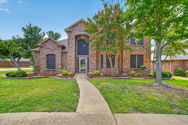 5002 Petersburg Drive, Rowlett, TX 75088