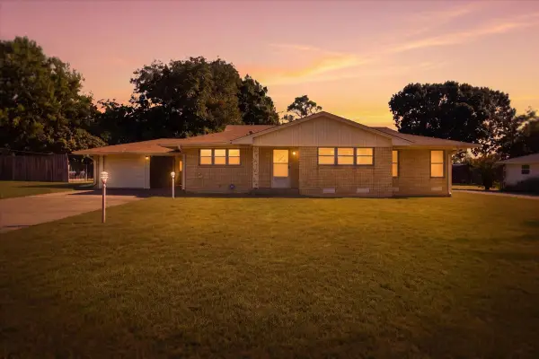 1713 E Mildred Street, Sherman, TX 75090
