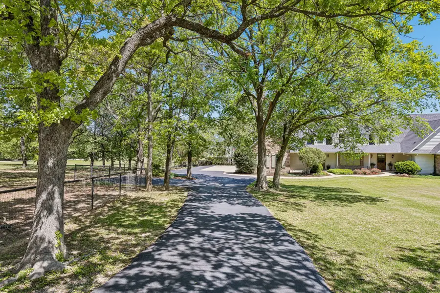 111 Stonecrest Road, Argyle, TX 76226 - #2