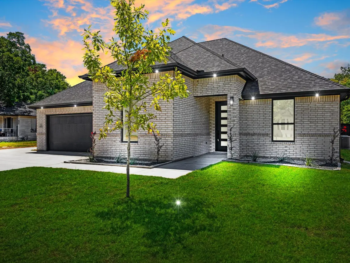 716 E Jefferson Street, Waxahachie, TX 75165 - #1