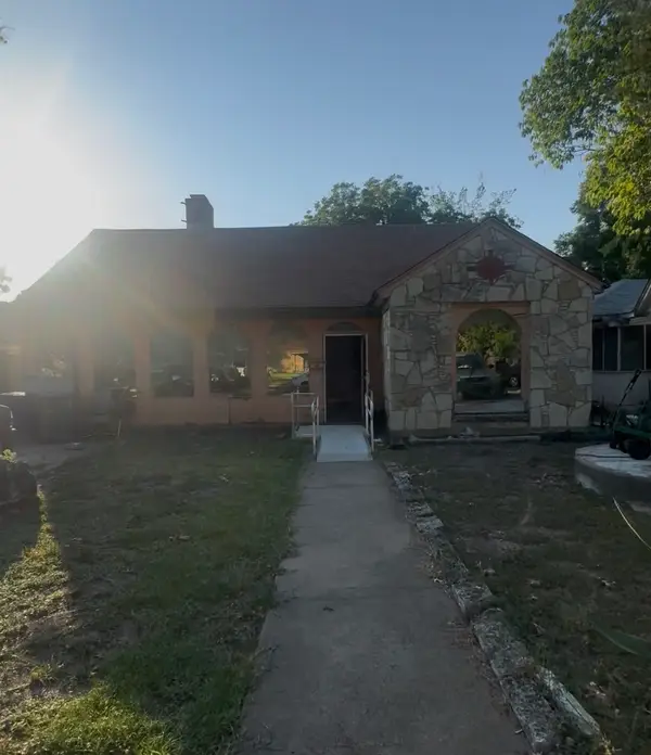 2403 Langdon Avenue, Dallas, TX 75235