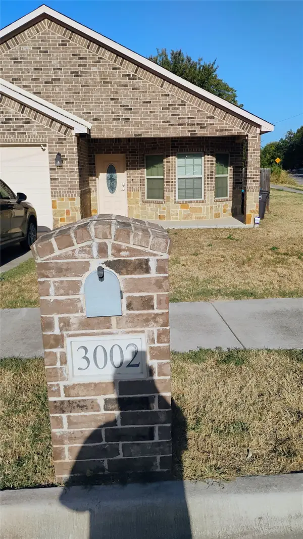 3002 Mckinley Avenue, Fort Worth, TX 76106
