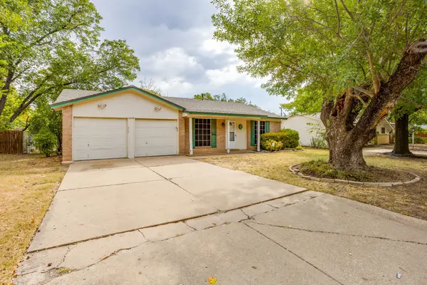 312 NW Wintercrest Road, Burleson, TX 76028