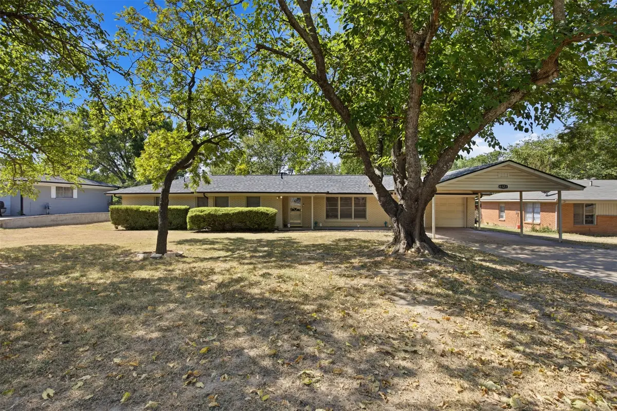 6121 Ten Mile Bridge Road, Fort Worth, TX 76135 - #1