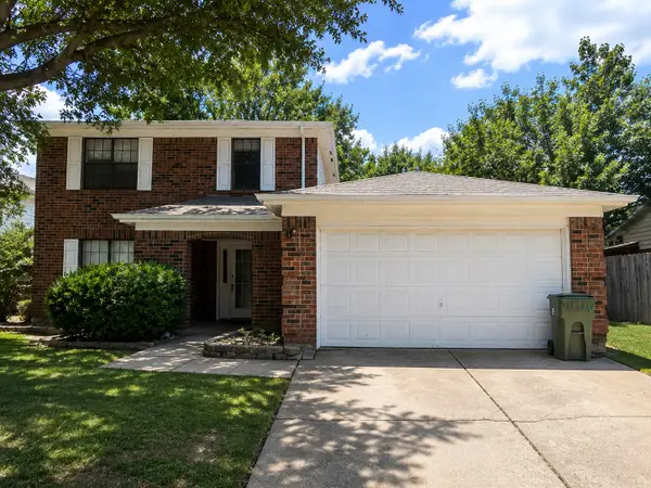 616 Valley Spring Drive, Arlington, TX 76018