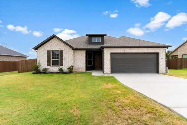 2110 Briarwood Drive, Bridgeport, TX 76426