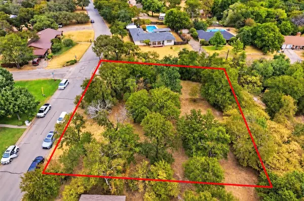 201 Lakeridge Road, Lakeside, TX 76108