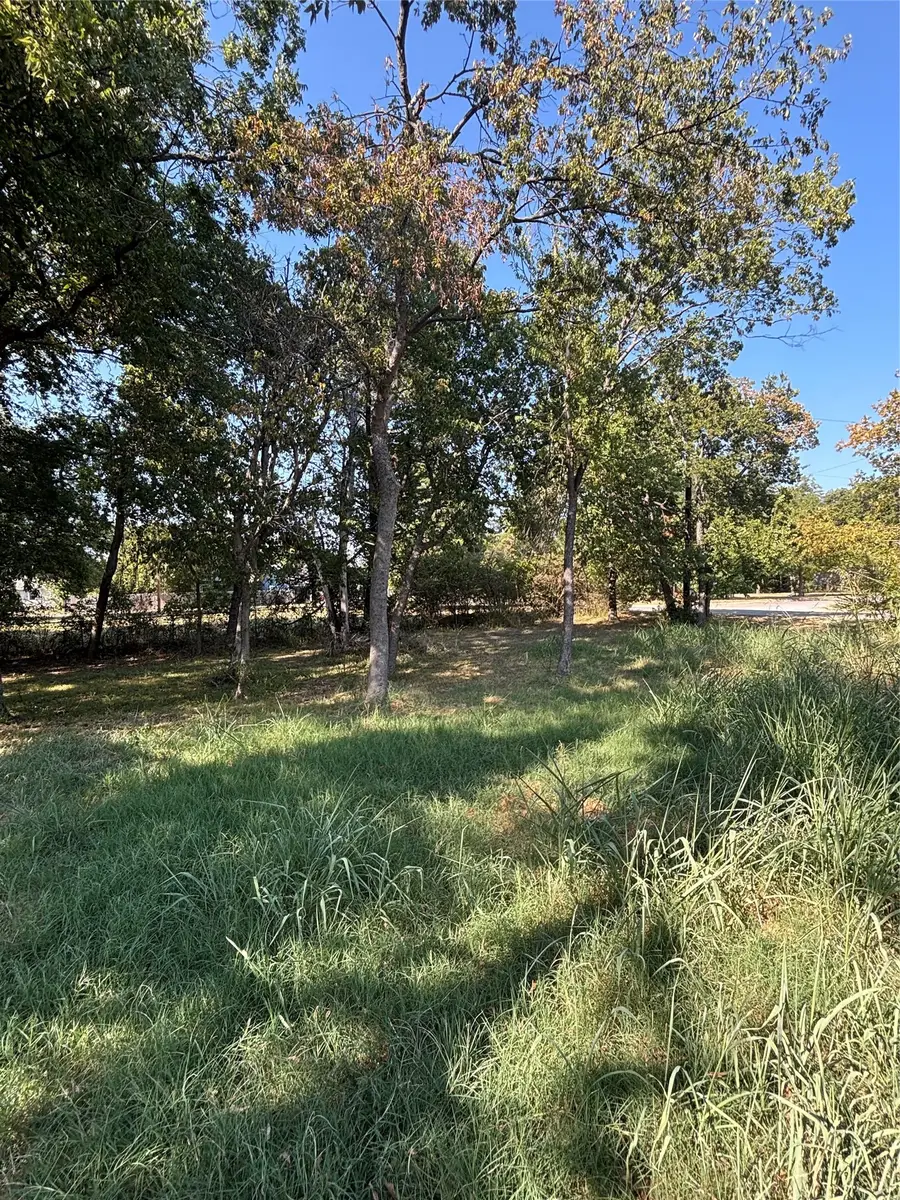 823 Mill Street, Gainesville, TX 76240 - #3