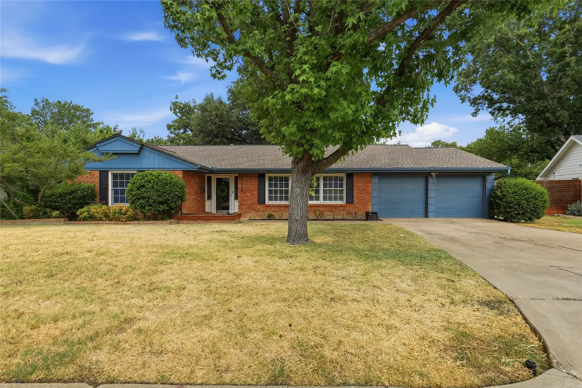 4908 Vega Court W, Fort Worth, TX 76133 - #1