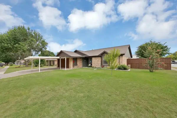 537 N Park Drive, Saginaw, TX 76179
