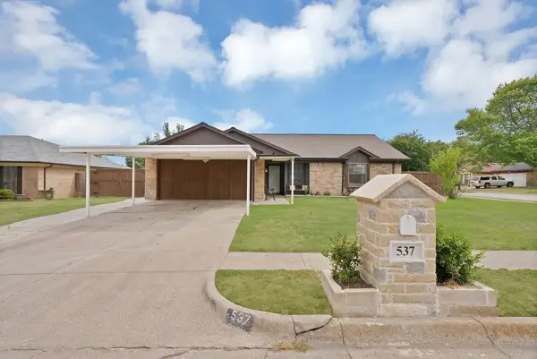 537 N Park Drive, Saginaw, TX 76179 - #2
