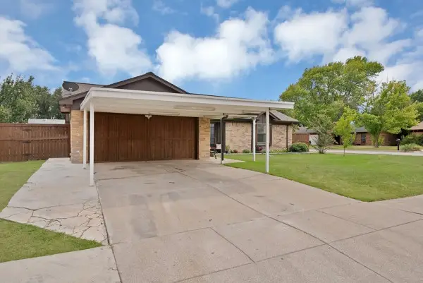 537 N Park Drive, Saginaw, TX 76179 - #3
