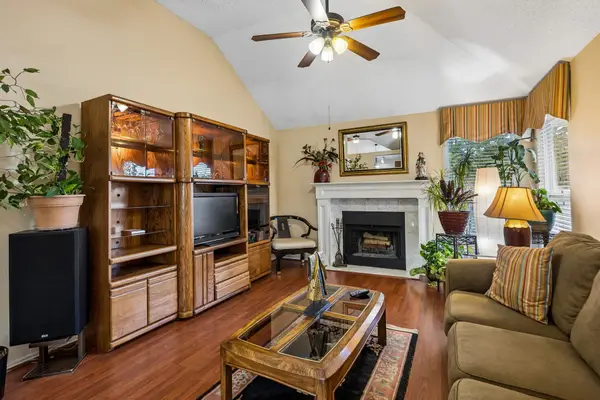 707 Meadowcreek Court, Garland, TX 75043