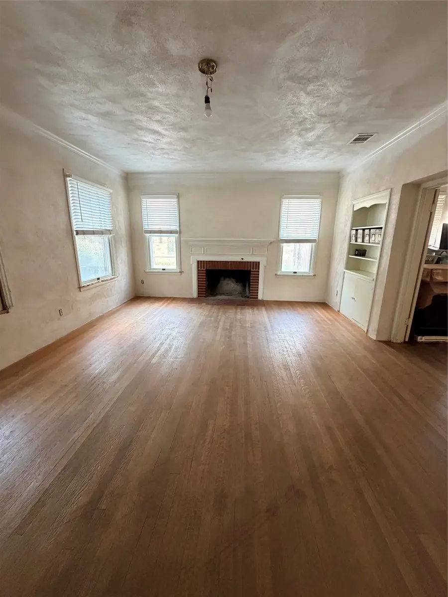 2014 Huntington Lane, Fort Worth, TX 76110 - #2