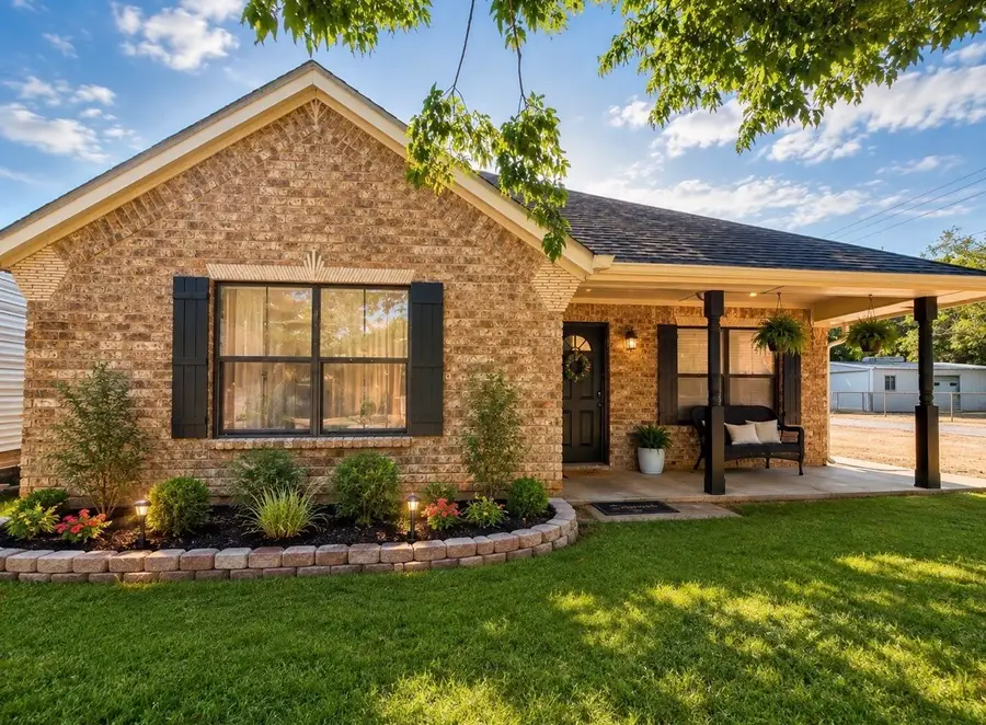 905 N Miller Street, Decatur, TX 76234 - #3