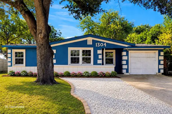 1304 E Lovers Lane, Arlington, TX 76010