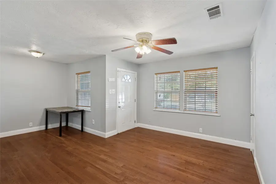 1304 E Lovers Lane, Arlington, TX 76010 - #3