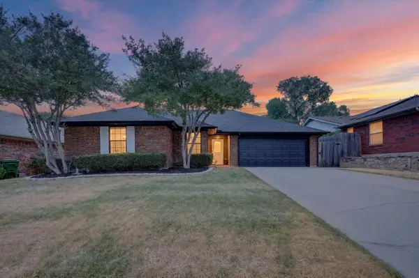 8233 Willis Lane, Watauga, TX 76148