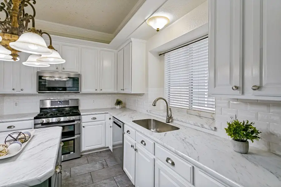 7121 Raintree Way, Denton, TX 76210 - #3