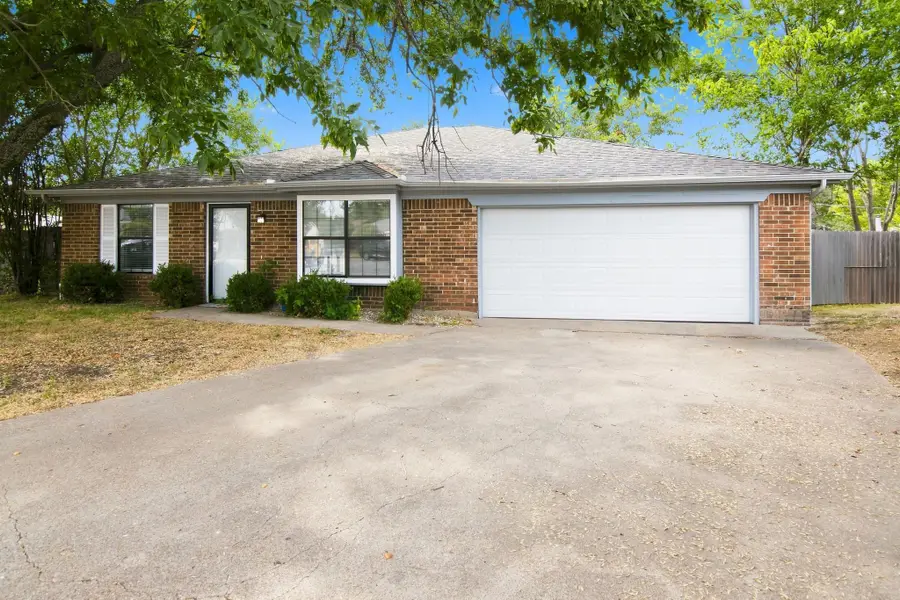 6400 Twin Spruce Court, Arlington, TX 76018 - #3