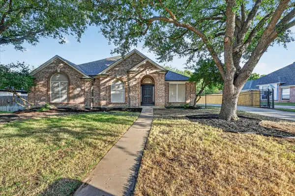 709 Coal Creek Drive, Mansfield, TX 76063