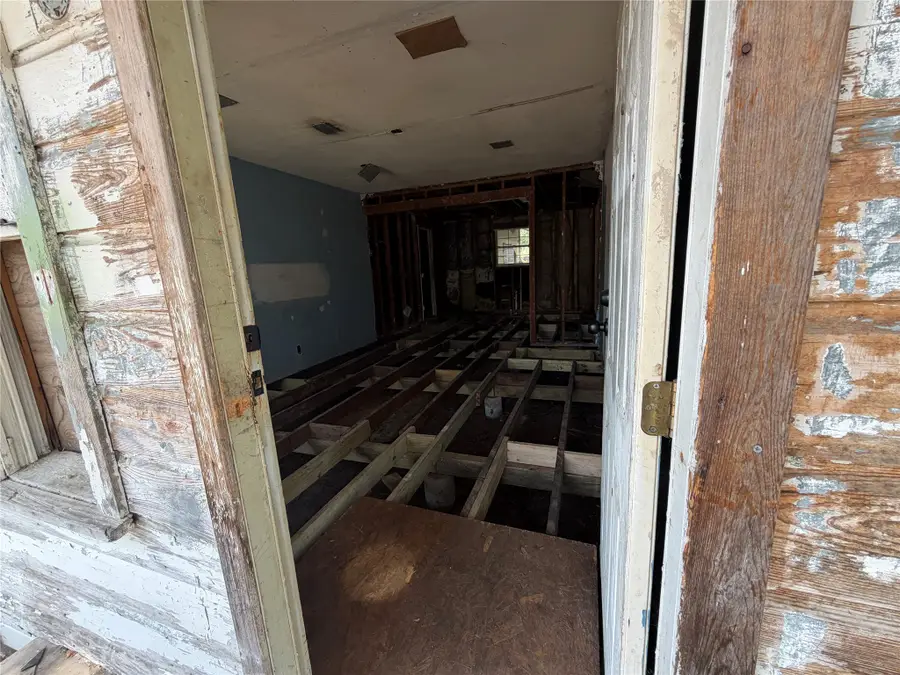 327 W Hester Street, Sherman, TX 75090 - #3