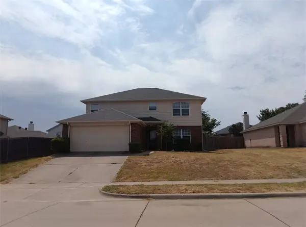 424 Heritage Drive, Crowley, TX 76036