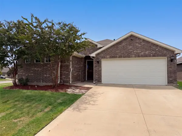 8956 Devonshire Drive, Fort Worth, TX 76131