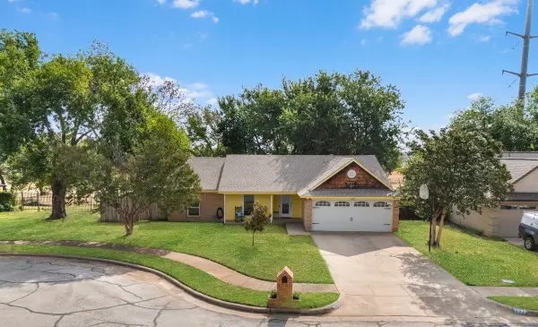 3032 Oak Valley Drive, Bedford, TX 76021