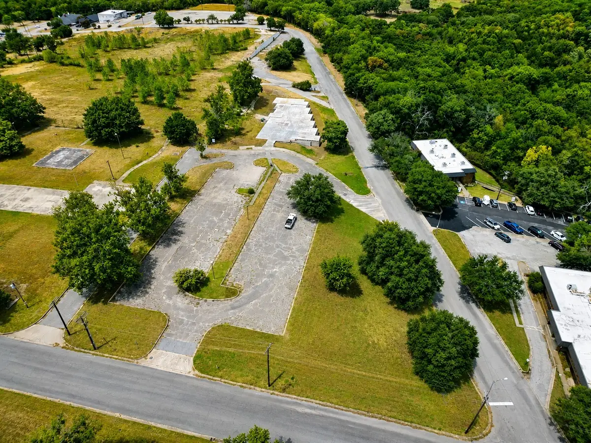 105 Memorial Drive, Denison, TX 75020 - #1