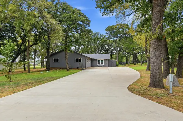 237 Cayuga Trail, Lake Kiowa, TX 76240