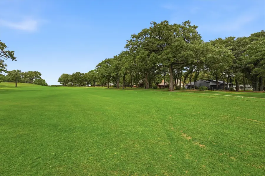 237 Cayuga Trail, Lake Kiowa, TX 76240 - #3