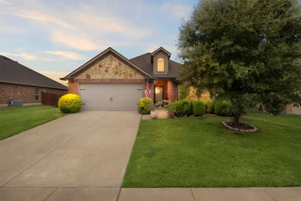 2189 Liriope Lane, Waxahachie, TX 75165