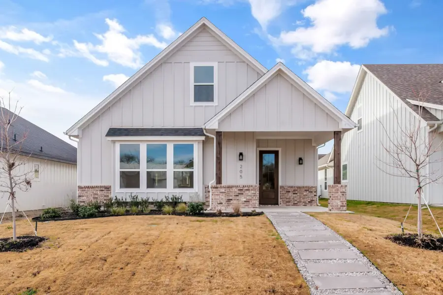 205 W 7th Street, Justin, TX 76247 - #2