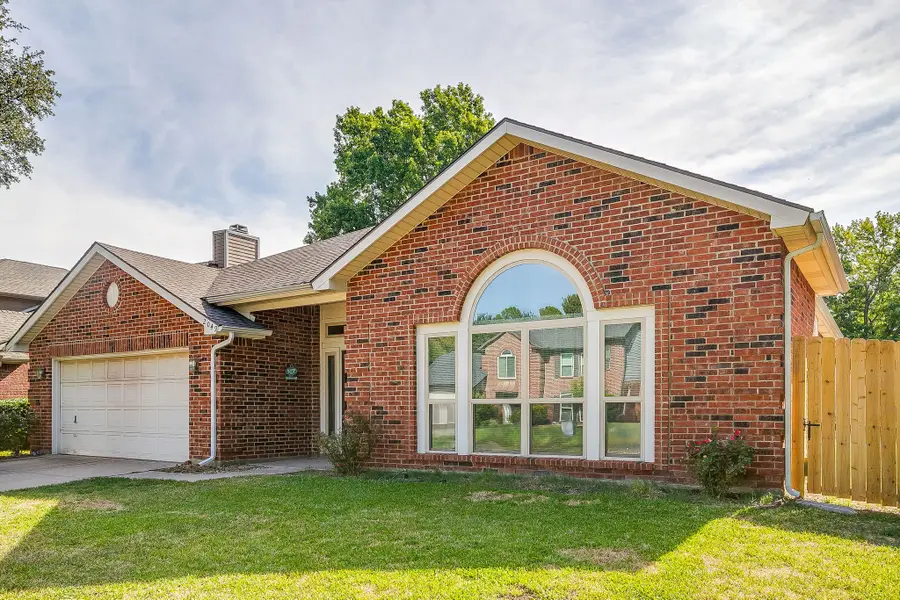 2049 Wedgewood Drive, Grapevine, TX 76051 - #2